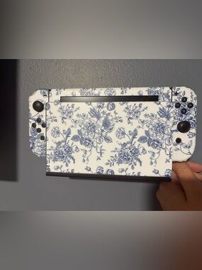 Nintendo Switch Bundle w/ Floral Blue and White Console Skin - Botanical Pattern